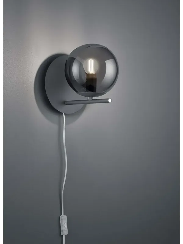 Applique moderno con vetro a sfera fumè a 1 luce TR740 Subito Disponibile