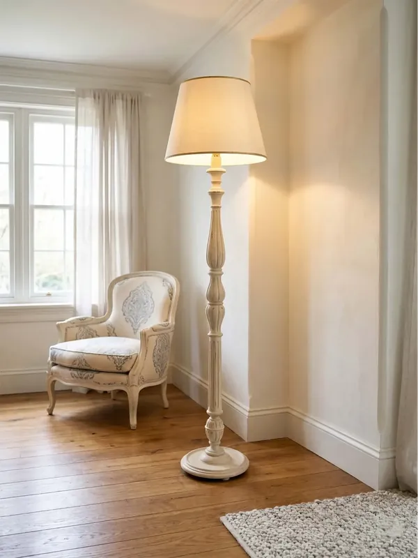 Ultima Occasione Piantana classica in legno avorio antico a 1 luce esse 765/t