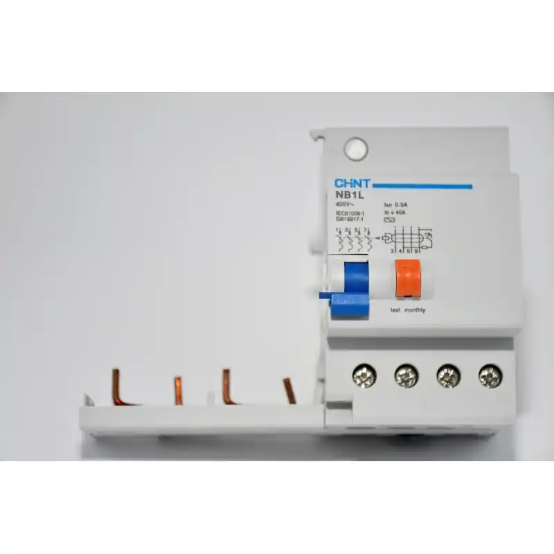 interruttore blocco differenziale fino a 40a 0,3 300ma 4poli 4 moduli chint ac 51940 198387 Popolare