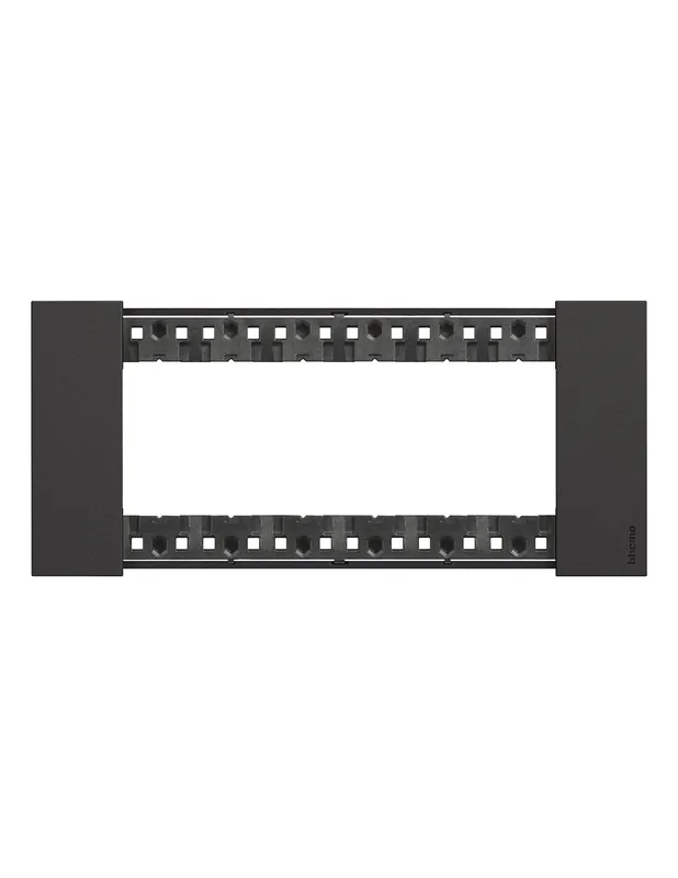 Promozione Esclusiva Placca 6 moduli living now nero materiale plastica
