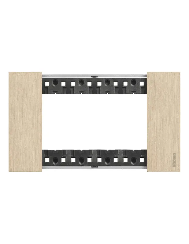 Offerta Speciale Placca 4 moduli living now oro materiale zama