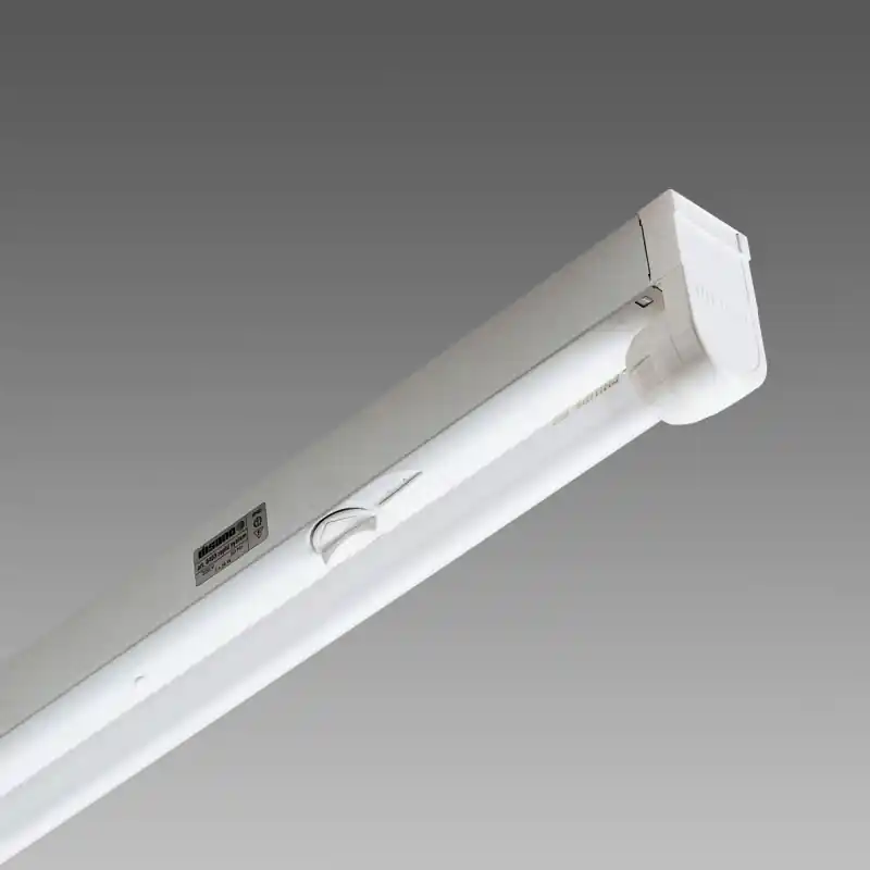 Occasione disano plafoniera per canale a file continue rapyd sistem t8 6401 fl 1x18 cel bianco disano 23804008