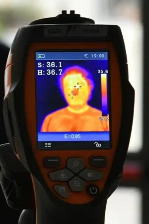 Acquista Ora termometro termocamera infrarossi a distanza laser digitale 80x80 pixel con allarme per temperatura elevata hn000045