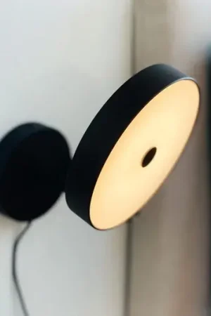 Reso Gratuito Dyberg Larsen Applique a LED Starlight, nera, Ø14 cm, dimmerabile