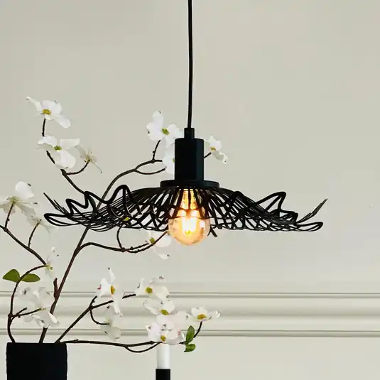 Super Prezzo Lampada a sospensione Dyberg Larsen Flora, nero opaco, Ø 40 cm, metallo