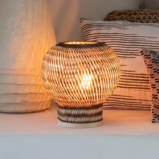 GOOD & MOJO Lampada da tavolo Barbados, marrone, Ø 25 cm, bambù, E27 Economico