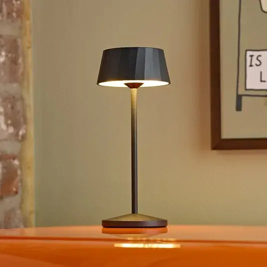 Lampada LED da tavolo a batteria Facetta, nera, 22 cm, metallo CCT IP44 Compra Adesso