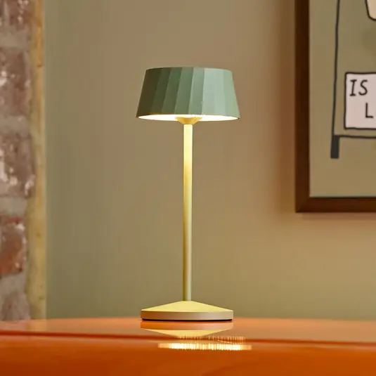 Di Tendenza Lampada LED da tavolo a batteria Facetta, verde, altezza 22 cm, metallo, CCT