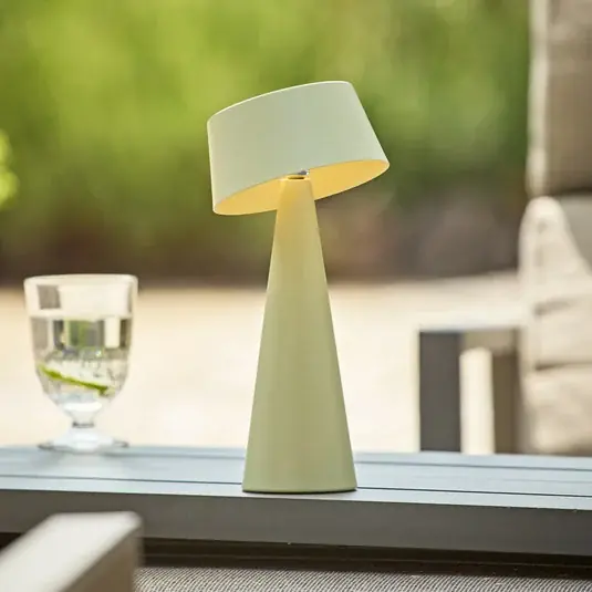 Acquista Ora Lampada da tavolo a LED ricaricabile Solino, verde, solare/USB, 26 cm, IP44