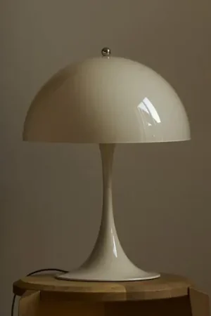 Prezzo Ridotto Louis Poulsen lampada da tavolo Panthella 320, beige, Ø 32 cm, E14