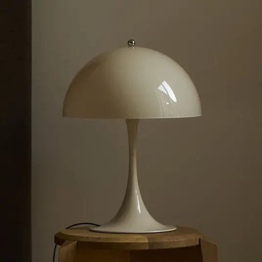 Prezzo Ridotto Louis Poulsen lampada da tavolo Panthella 320, beige, Ø 32 cm, E14