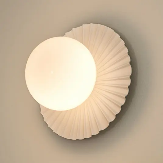 Nuura applique Liila Muuse, Ø 20 cm IP44, bianco/opale Soddisfatti O Rimborsati