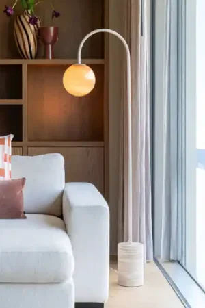 IT‘S ABOUT ROMI Lampada ad arco Tivoli, color sabbia, altezza 163 cm Direttamente Dal Produttore