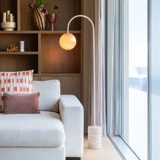 IT‘S ABOUT ROMI Lampada ad arco Tivoli, color sabbia, altezza 163 cm Direttamente Dal Produttore