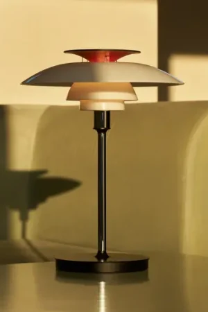 Prezzo Ridotto Louis Poulsen Lampada da tavolo a batteria a LED PH 80, bianco/rosso/cromo IP44