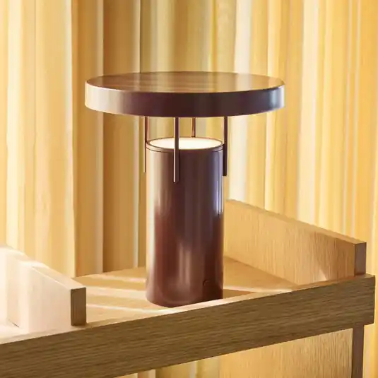 HÜBSCH lampada LED da tavolo a ricarica BringMe, bordeaux metallizzato, 28 cm Prezzo Basso