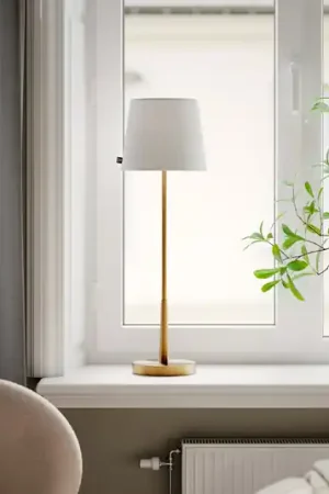 Lampada da tavolo Lumi di By Rydens, 69 cm, oro/bianco, tessuto Acquista Ora