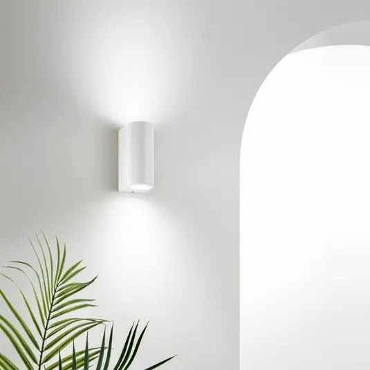 Promo Stagionale Applique da esterno ONE, bianca, altezza 13 cm, metallo IP54, a 2 luci.