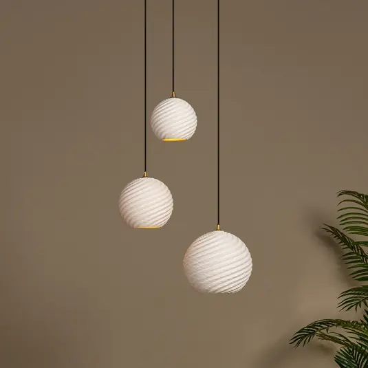 Lampada a sospensione Bina, lunghezza 45 cm bianco/nero, porcellana a 3 luci. Esclusivo