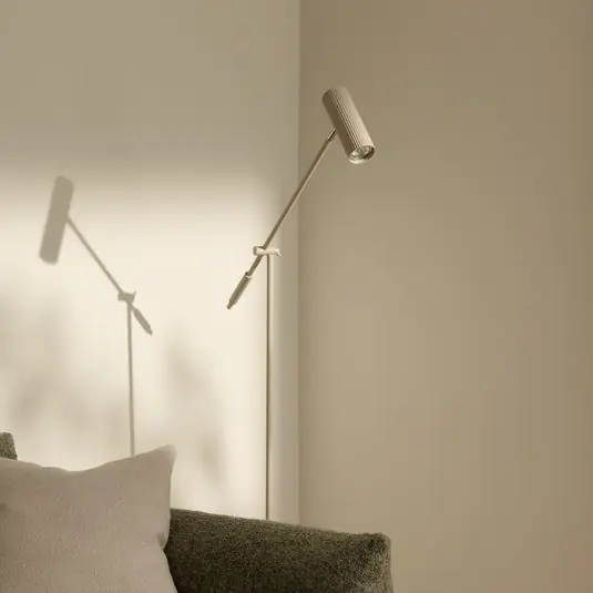 Affare Globen Lighting Piantana Hubble READ, beige, metallo