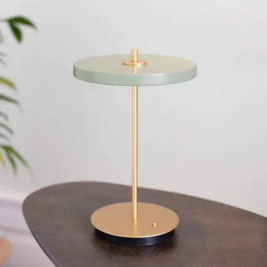 Più Venduto UMAGE lampada LED da tavolo ricaricabile Asteria Move verde oliva/ottone 31 cm