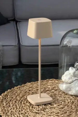 Lampada da tavolo LED ricaricabile Capri, altezza 25 cm, color sabbia, IP54 Compra Oggi Stesso