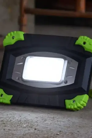 Faretto da esterno a LED ricaricabile 850947, nero/verde, lunghezza 17 cm Esclusivo