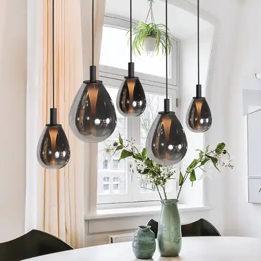 Lampada LED a sospensione Glimsy, 115 cm nero/vetro grigio fumo, a 5 luci. Promo Stagionale