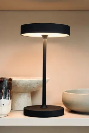 Compra Online Dyberg Larsen Lampada LED da tavolo ricaricabile Starlight, nera, metallo