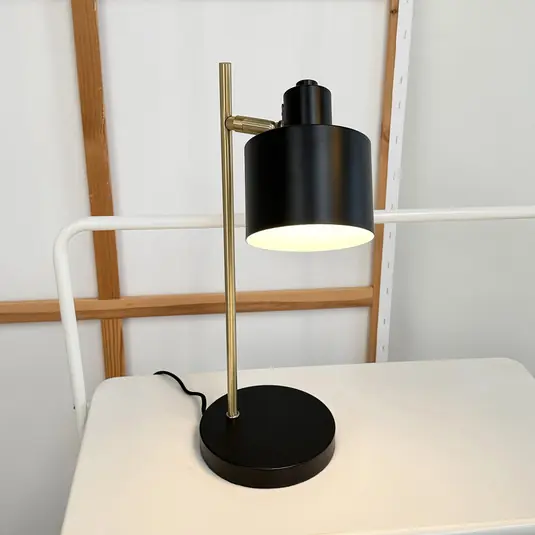 Lampada da tavolo Dyberg Larsen Ocean, nero/ottone, 43 cm Popolare