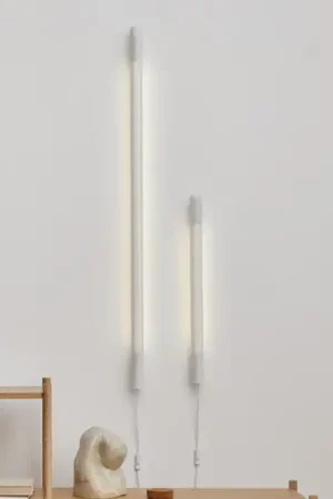 Novità GEJST applique a LED Radent, bianca, altezza 135 cm, G13