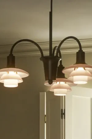 Prezzo Conveniente Louis Poulsen Lampadario PH 1/1, ottone brunito, a 3 luci.