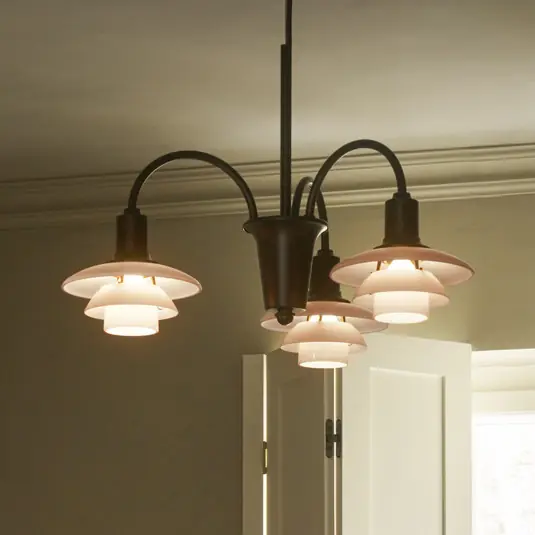Prezzo Conveniente Louis Poulsen Lampadario PH 1/1, ottone brunito, a 3 luci.
