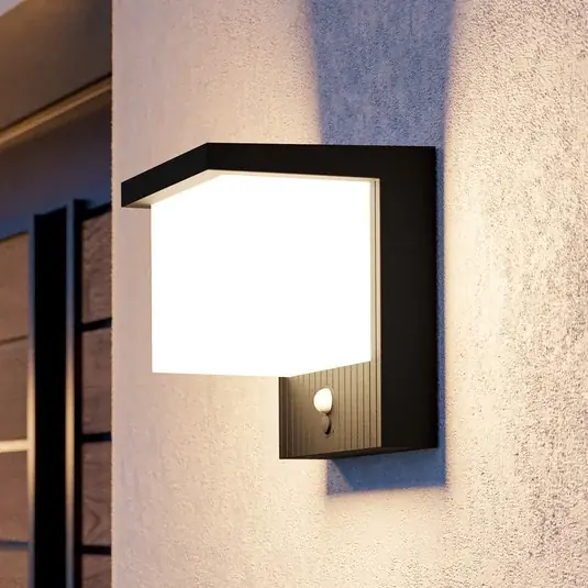 Economico Lampada da parete a LED e solare Frigento, nera, altezza 15 cm, con sensore