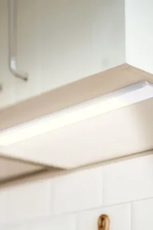 Prezzo Scontato Lampada LED sottopensile Lord, lunghezza 57,5 cm, argento, 3.000 K