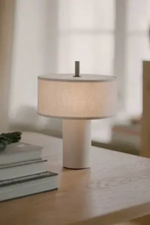 NEW WORKS Lampada da tavolo LED ricaricabile Margin Beige, CCT, dimmerabile Promozione Esclusiva