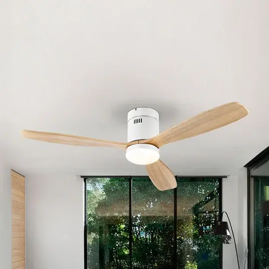 Must-Have Ventilatore da soffitto LED Siroco, bianco/legno chiaro Ø 132 cm, silenzioso