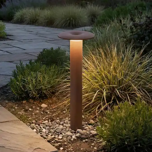 Lucande Lampione a LED Haloa, marrone/ruggine, altezza 50 cm, IP54 Offerta Speciale