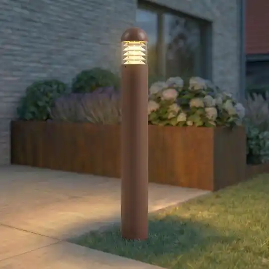 Lucande Lampione a LED Skagena, marrone, altezza 90 cm, IP54 Offerta Del Giorno