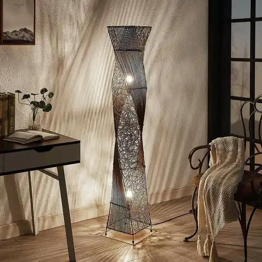 Promozione Esclusiva Lampada da terra di rattan Kassia, luce raccolta