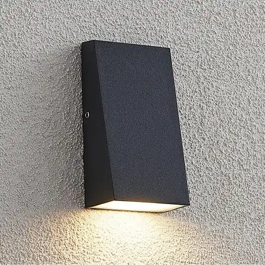 Lucande Adarey applique da esterni LED, IP54 Offerta