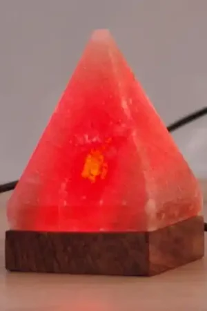 Compra Online Lampada da tavolo di sale Piramide per PC
