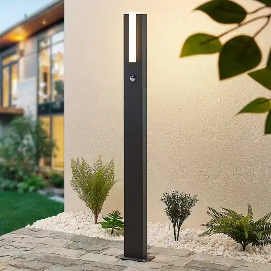Lucande lampione a LED Virgalia, rilevatore di movimento, 100 cm, IP54 Compra Adesso