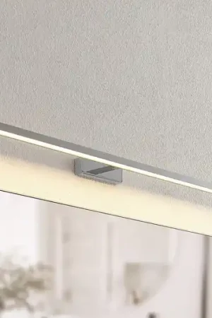 A Buon Prezzo Lindby Luce per specchio a LED Jukka, 120 cm, cromo, metallo, IP44