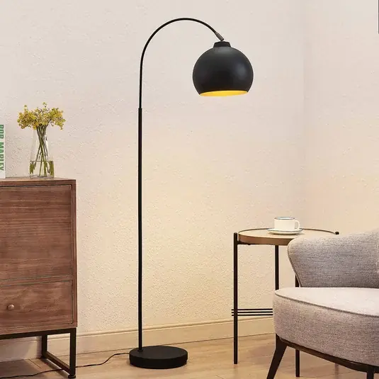 Must-Have Lindby lampada ad arco Minali, nera, metallo, altezza 148 cm, E27