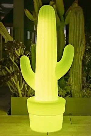 Ultime Pezzi Lampada da terra Newgarden Kaktus, verde lime