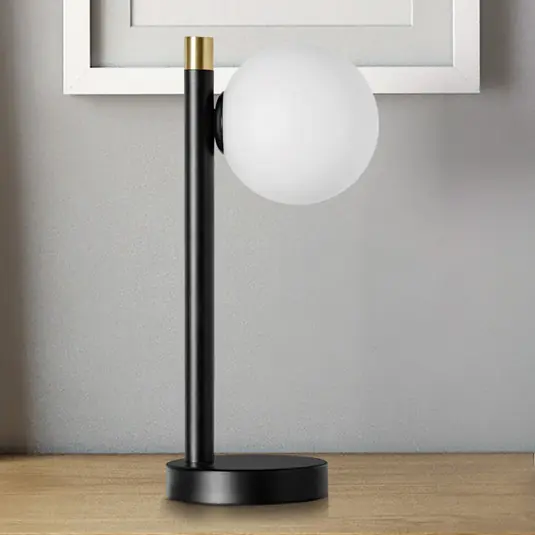 Lampada da tavolo Pomì 1 luce con sfera di vetro Spedizione Espresso
