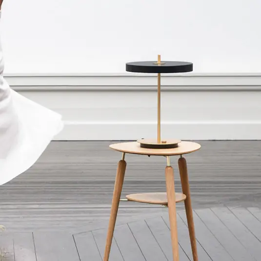 UMAGE Lampada da tavolo LED Asteria Table, USB, nero/ottone Ordina Subito