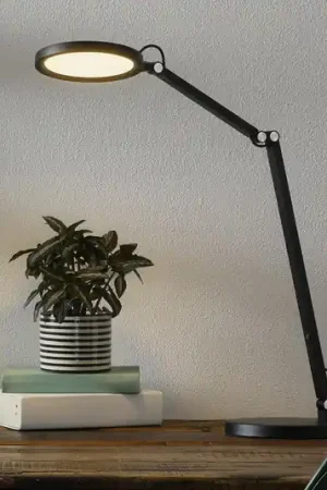 Lampada LED da scrivania Regina con dimmer, nero Prezzo Di Fabbrica