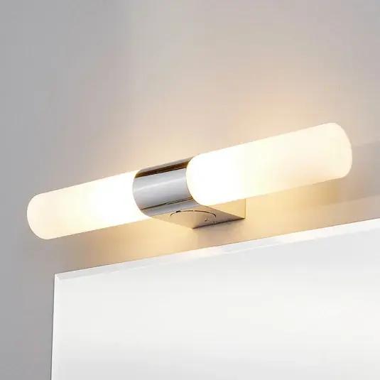 Lindby luce da specchio Ziva, presa, bianco, vetro, IP44 Compra Online
